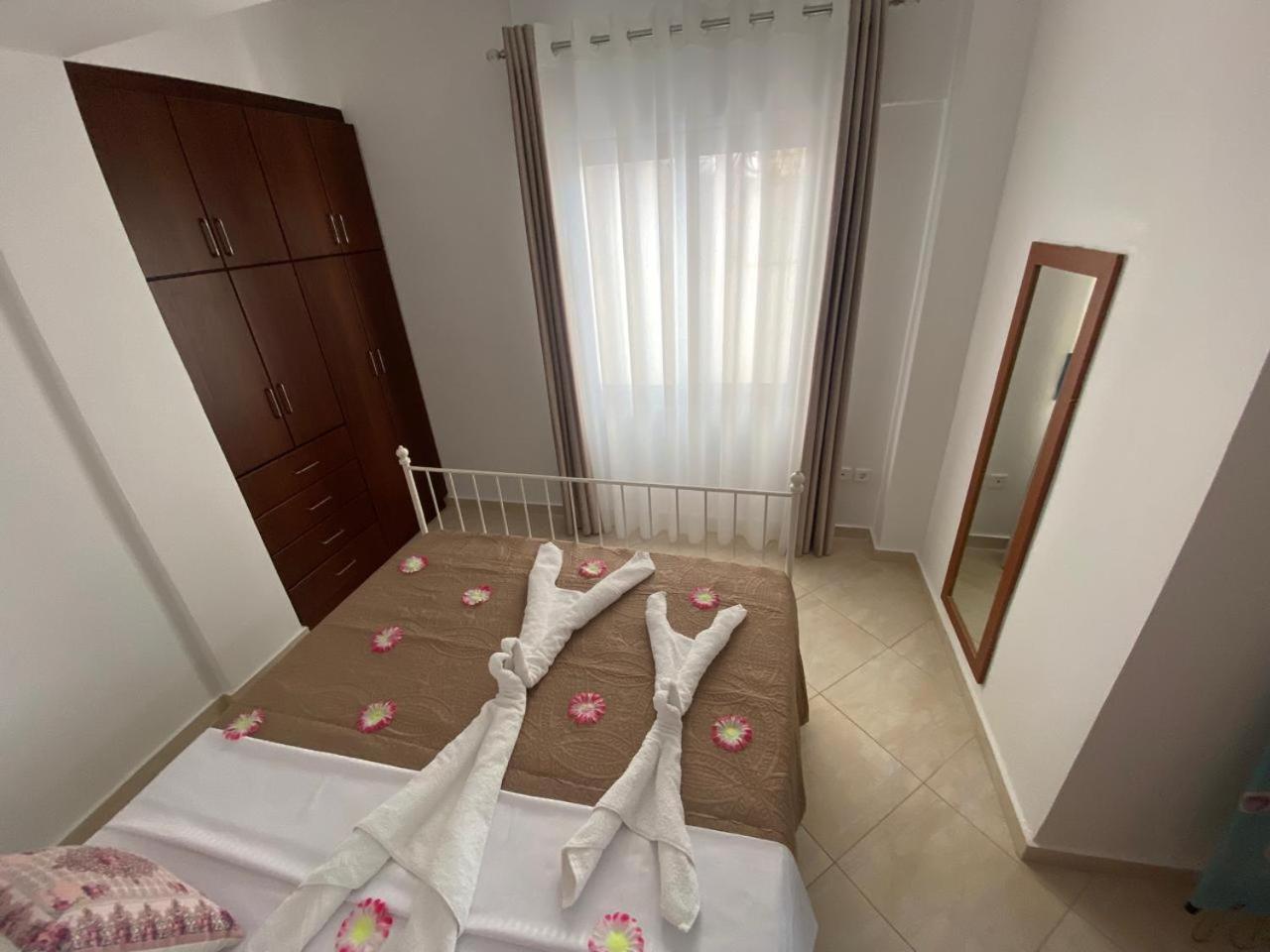 Tarace Sea View Apartment Sarandë Eksteriør billede